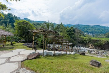 driam riverside resort