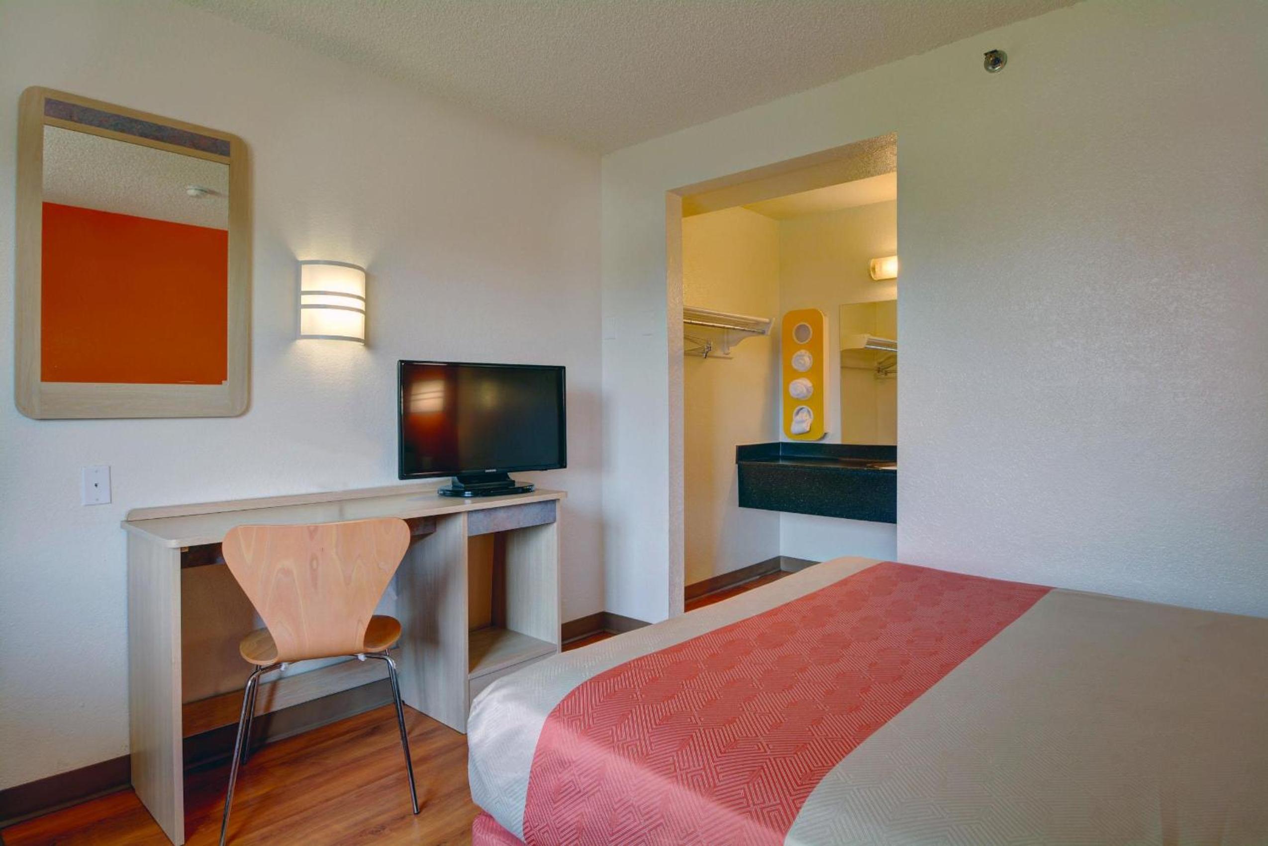 motel 6 wethersfield ct hartford