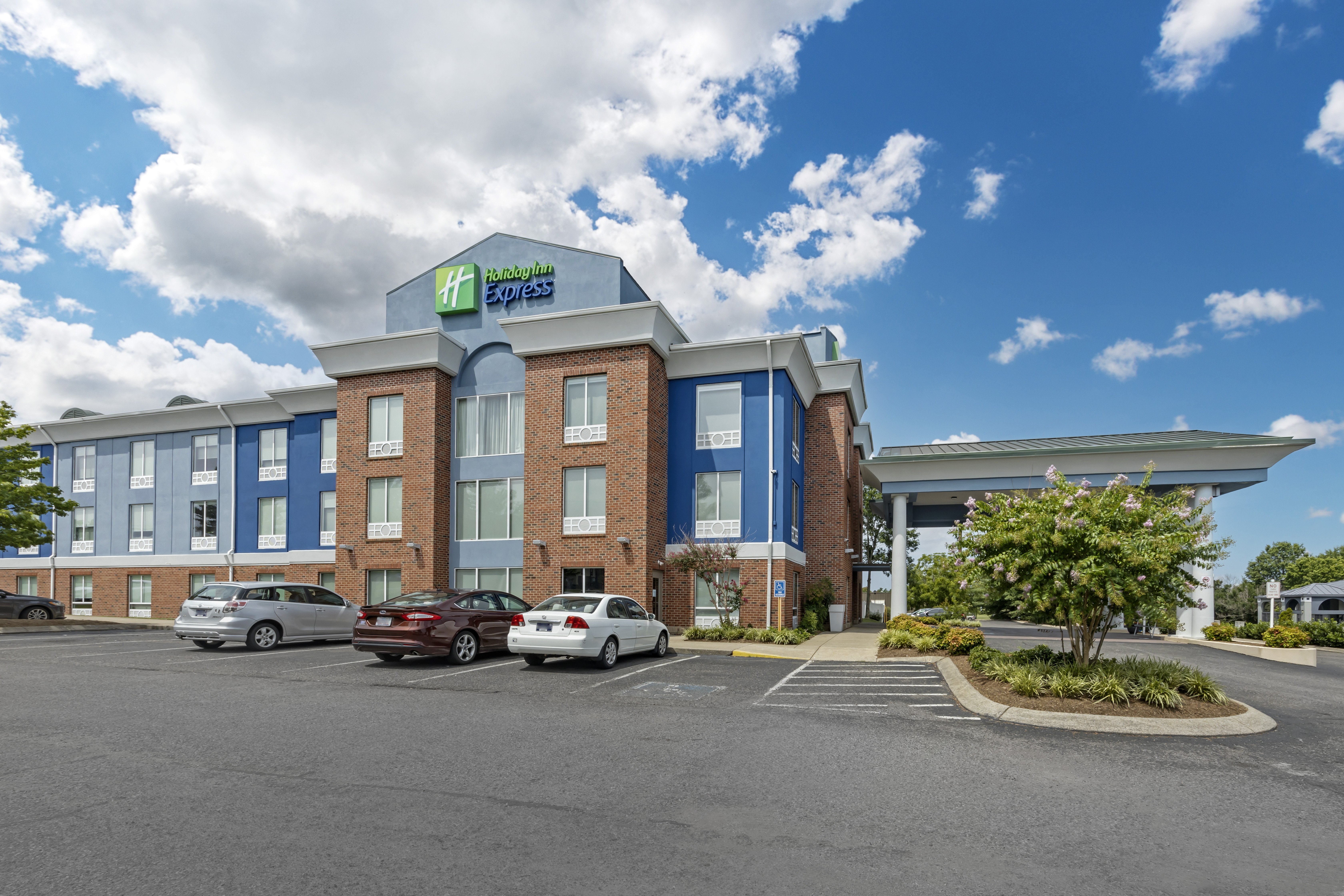 holiday inn express white house by ihg