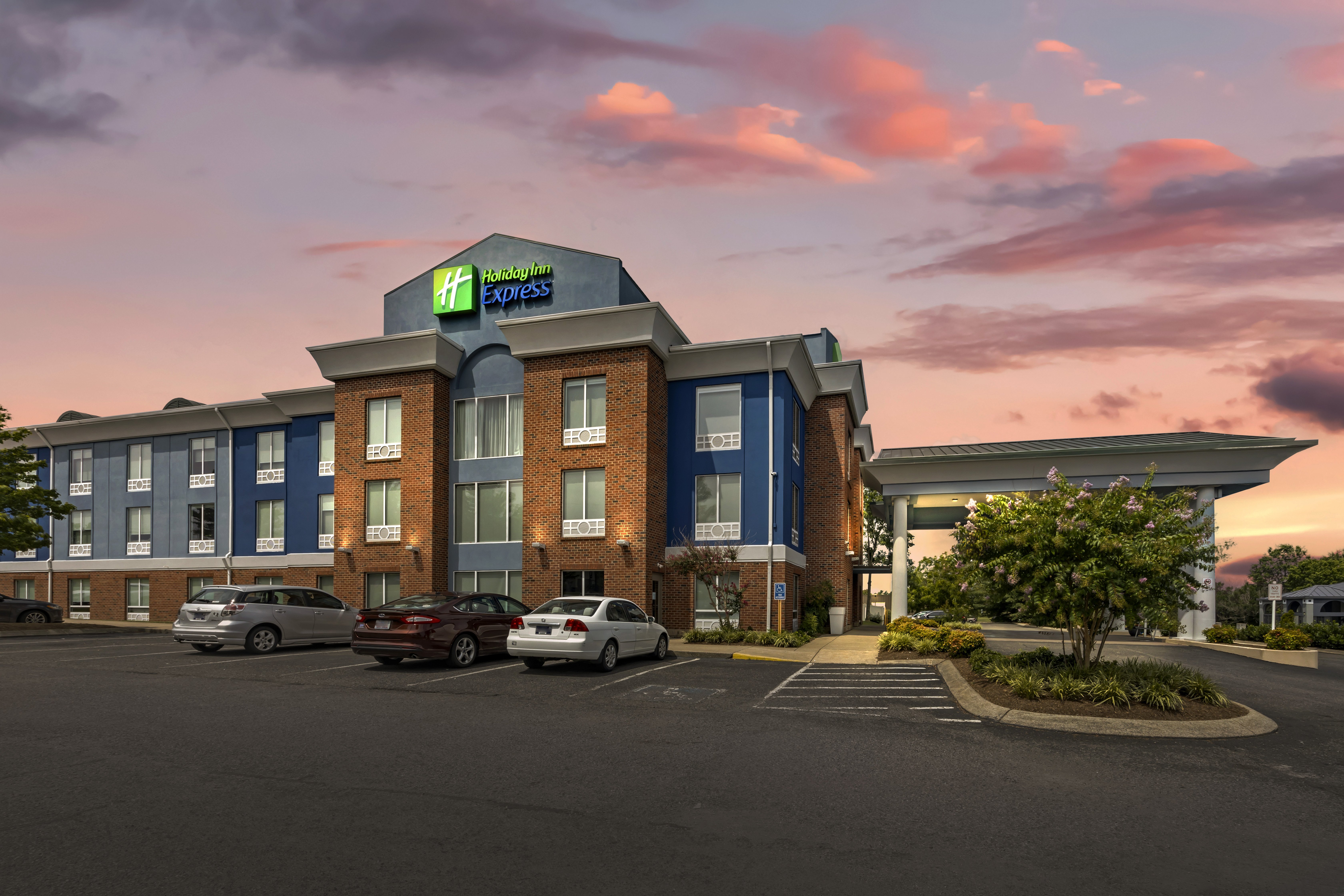 holiday inn express white house by ihg