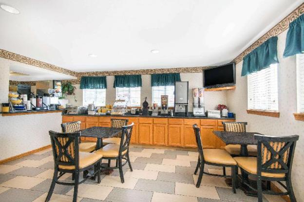 days inn and suites by wyndham wichita