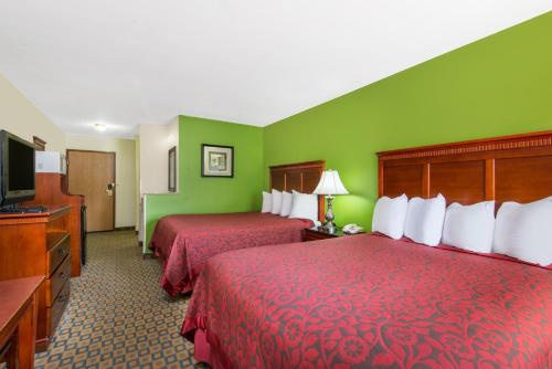 days inn and suites by wyndham wichita