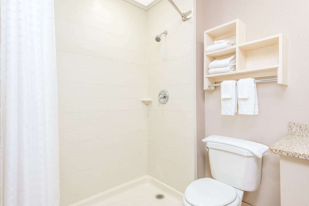 super 8 by wyndham wichita south