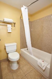 super 8 by wyndham wichita airport