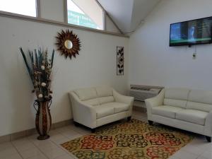 super 8 by wyndham wichita airport