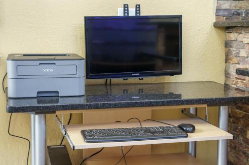 super 8 by wyndham wichita airport