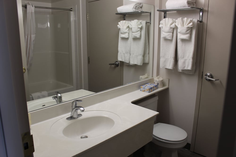 divya sutra plaza and conference centre calgary airport