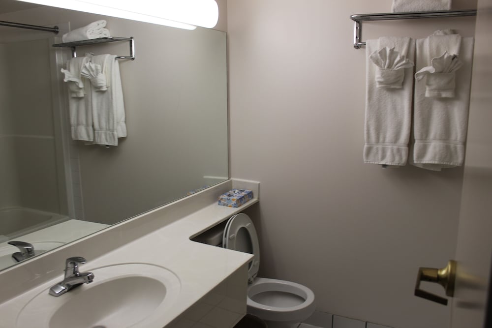 divya sutra plaza and conference centre calgary airport