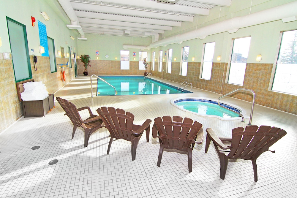 divya sutra plaza and conference centre calgary airport