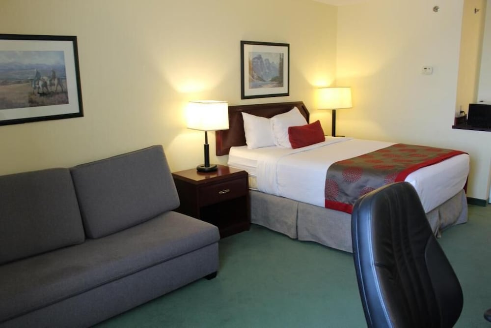 divya sutra plaza and conference centre calgary airport