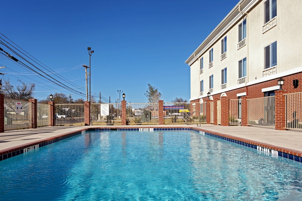 holiday inn express hotel and suites ozona by ihg