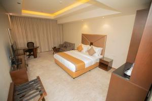 sanam hotel suites