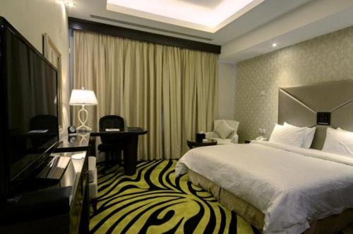 sanam hotel suites