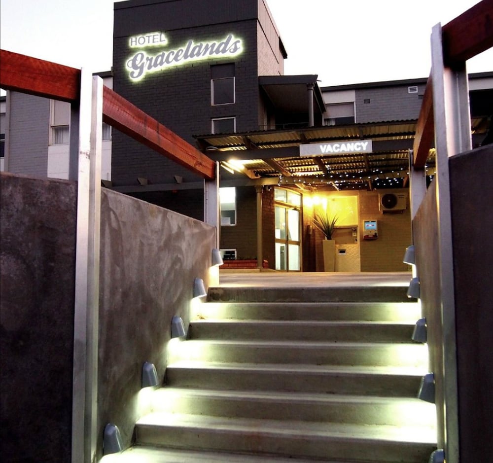 hotel gracelands