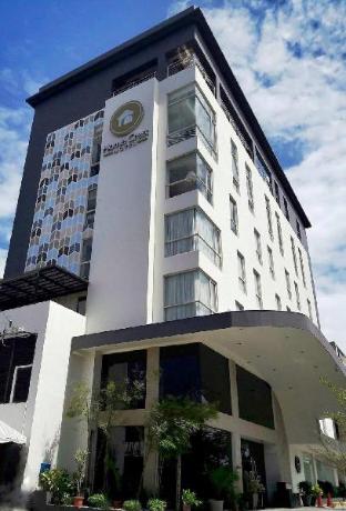 home crest hotel