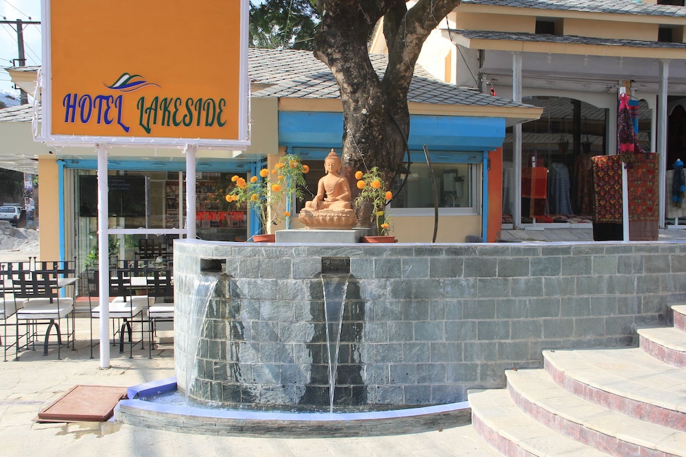 hotel lake side