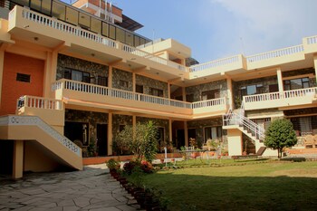 hotel lake side