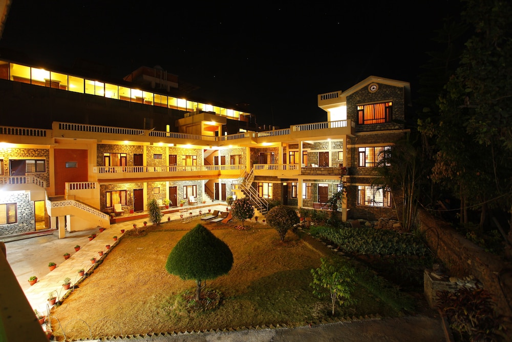 hotel lake side