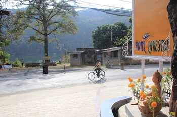 hotel lake side