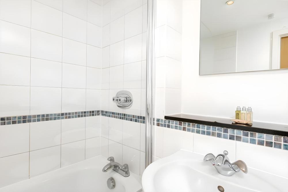 marlin apartments london city queen street