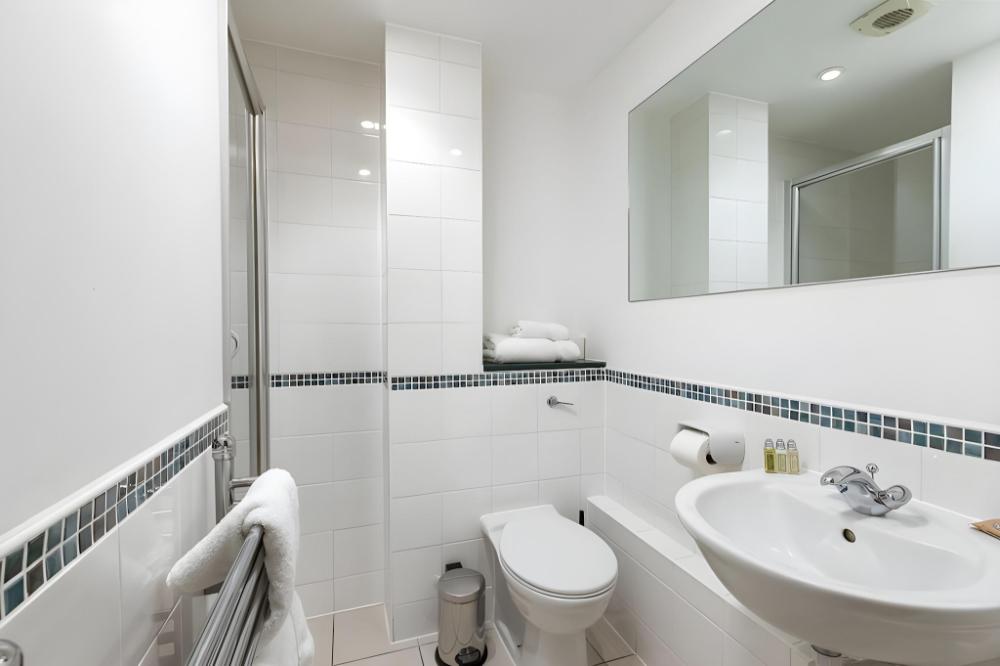 marlin apartments london city queen street