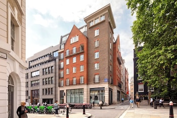 marlin apartments london city queen street