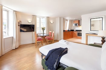 marlin apartments london city queen street