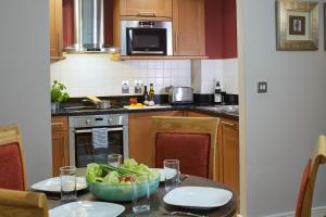 marlin apartments london city queen street