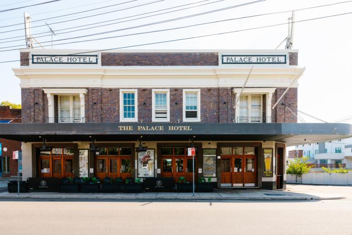 palace hotel mortlake