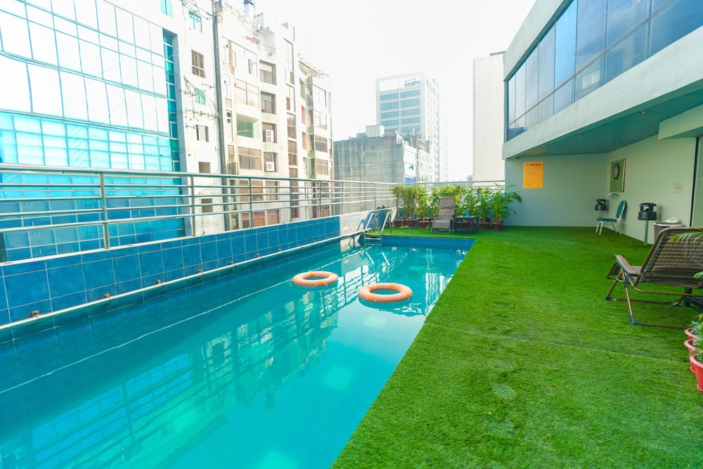 hotel sarina