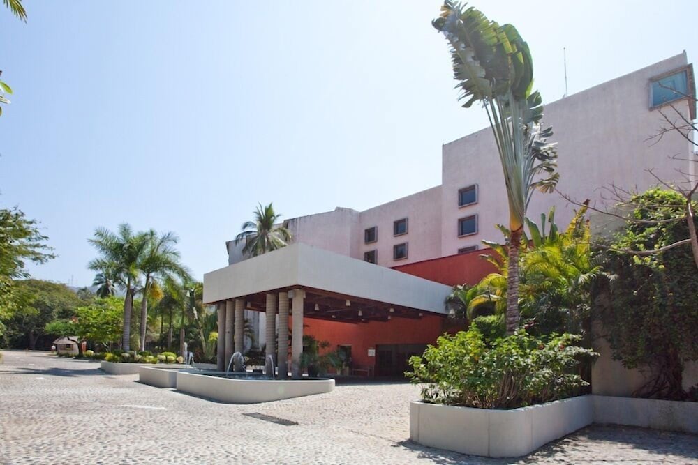 gamma plaza ixtapa