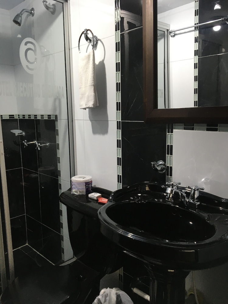 hotel ejecutivo embajada