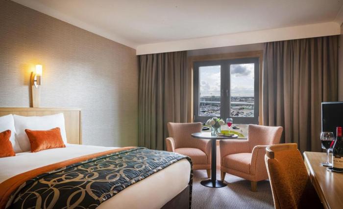 clayton hotel manchester airport