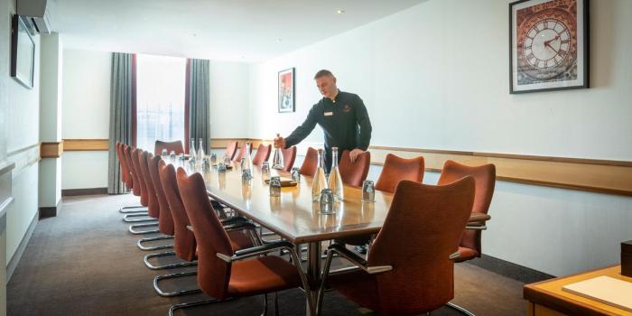 clayton hotel manchester airport