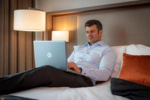 clayton hotel manchester airport