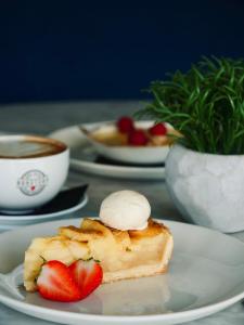 clayton hotel manchester airport