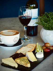 clayton hotel manchester airport