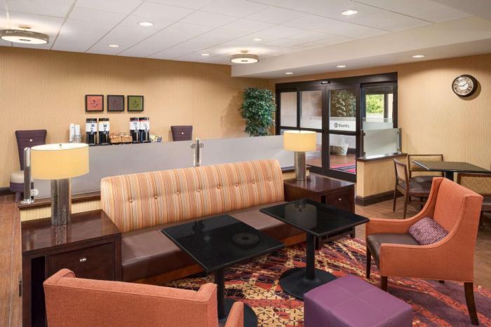 hampton inn belle vernon
