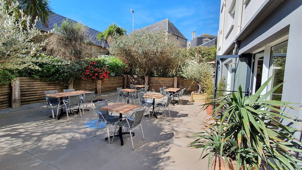 hotel les pieux