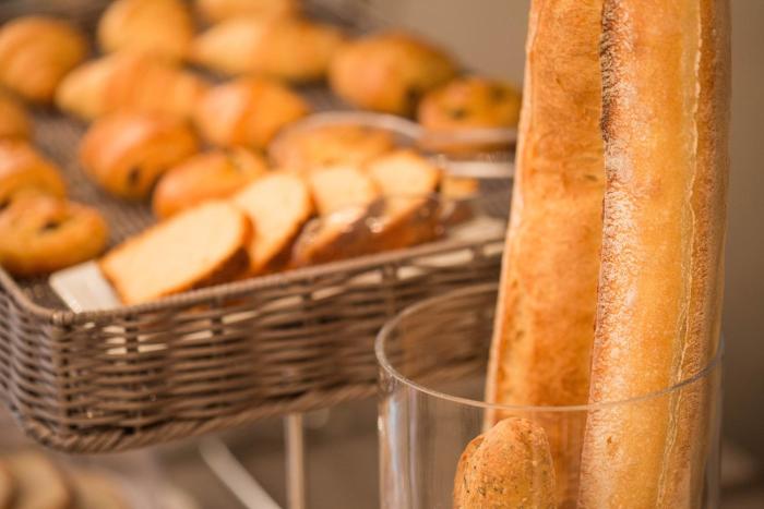 hotel restaurant sanary holidays and work