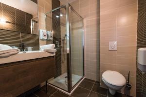 hotel restaurant sanary holidays and work