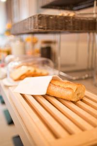 hotel restaurant sanary holidays and work