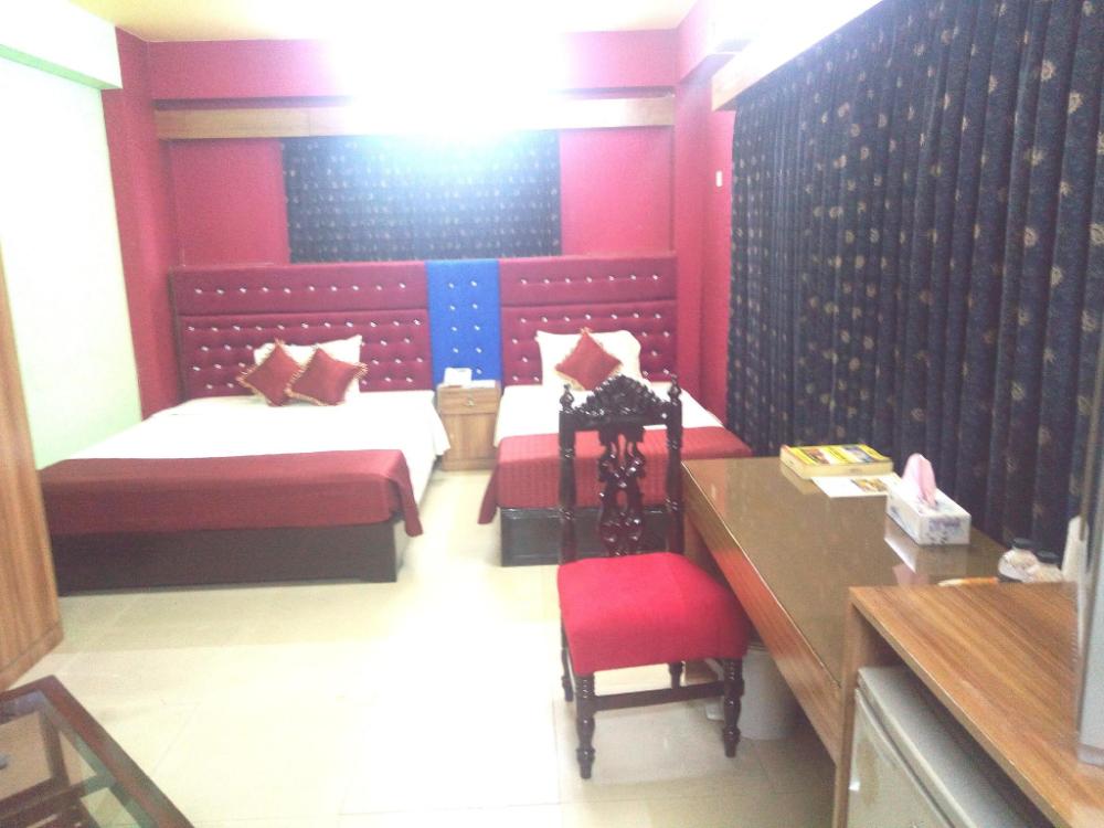 hotel lake view plaza