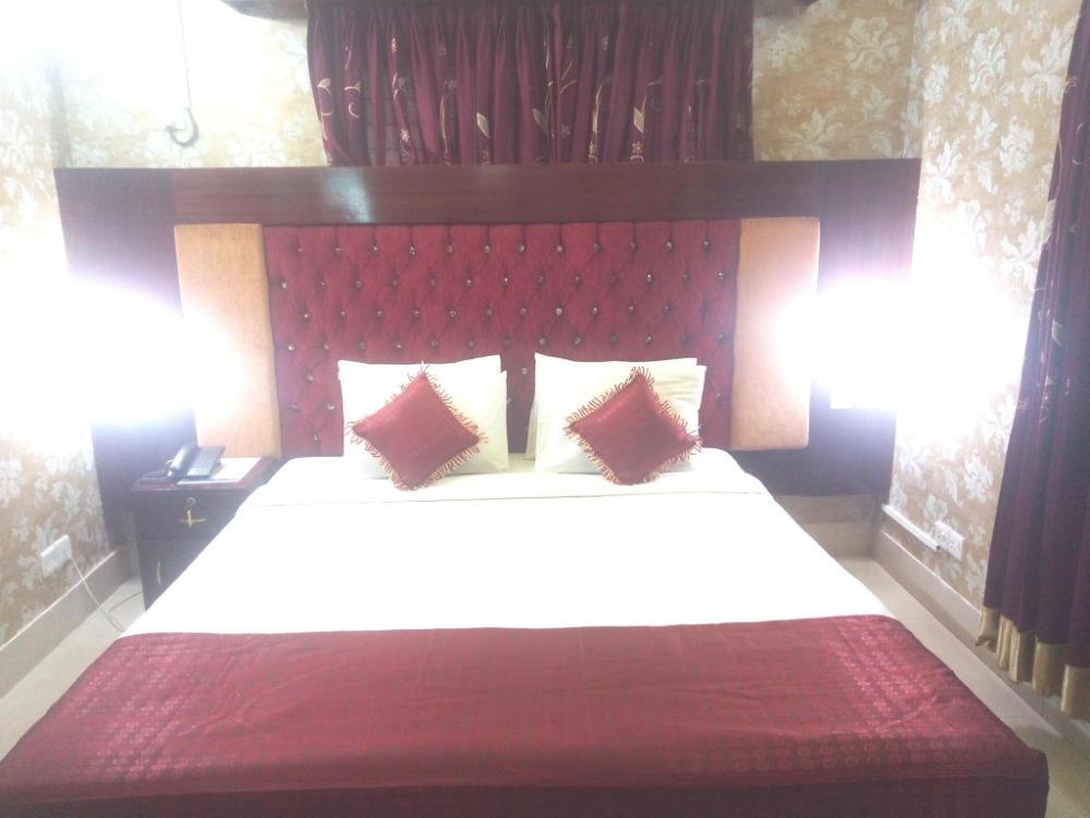 hotel lake view plaza