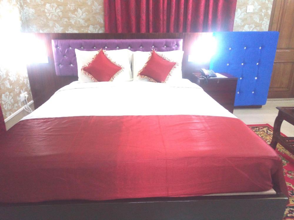 hotel lake view plaza