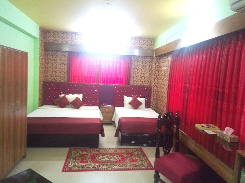 hotel lake view plaza