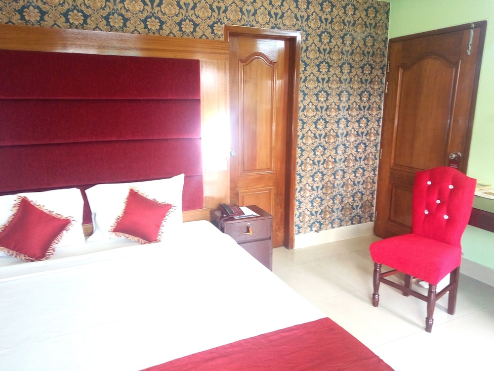 hotel lake view plaza