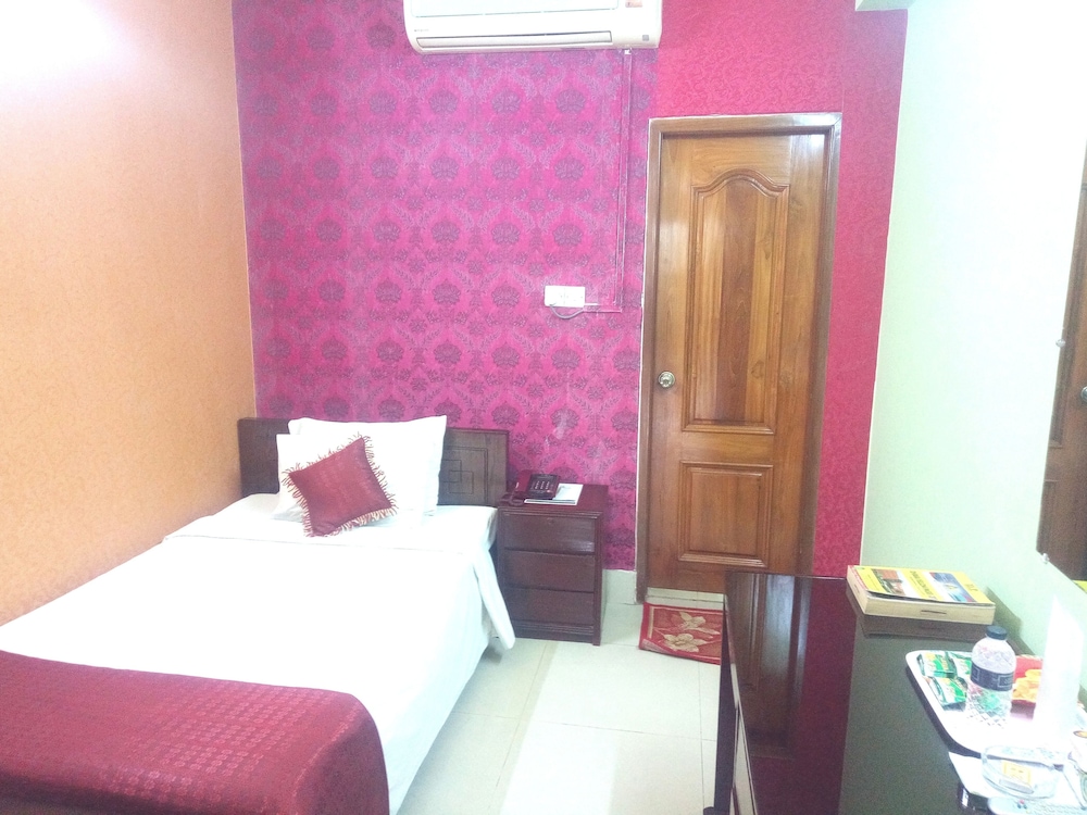 hotel lake view plaza