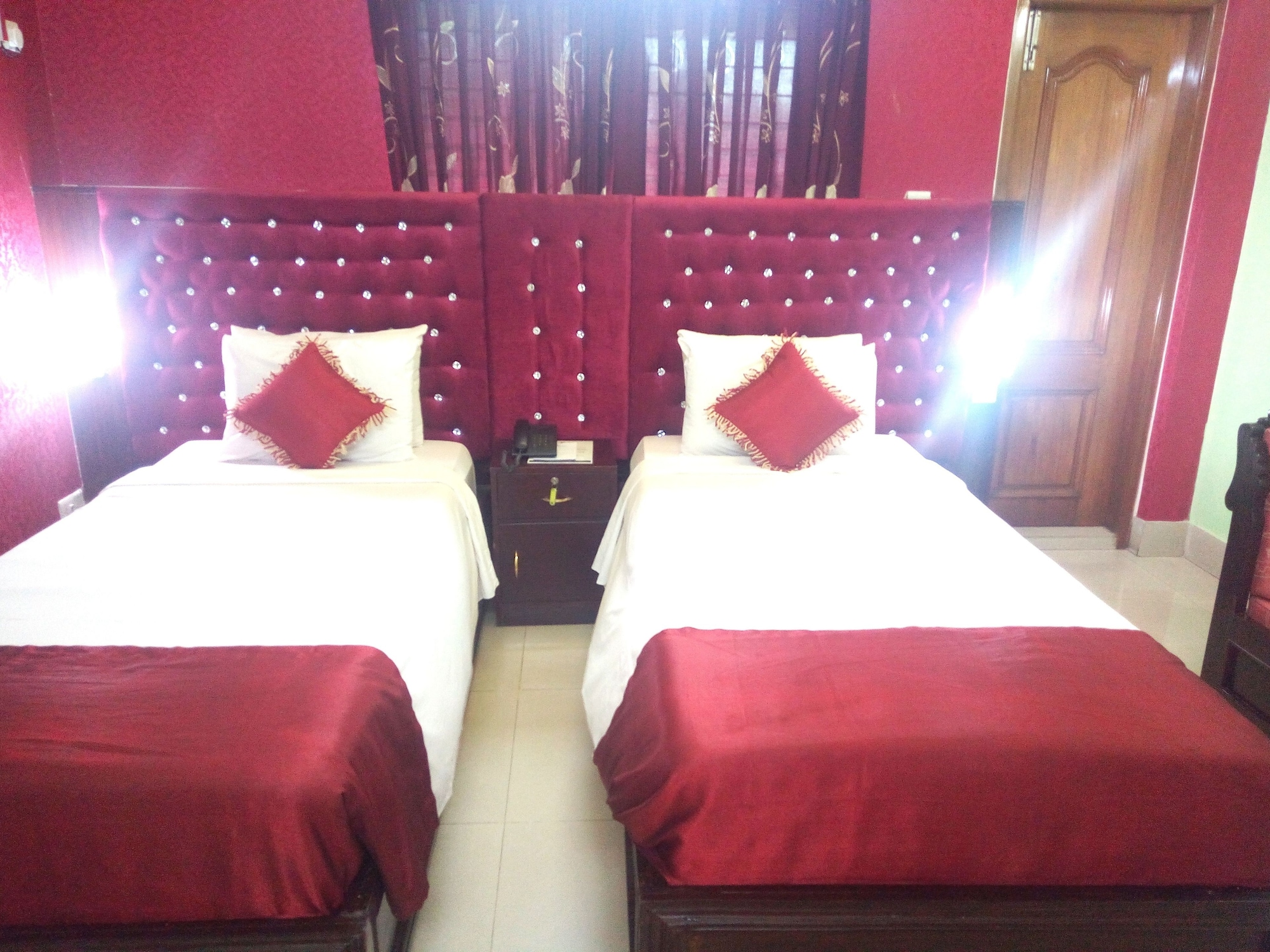 hotel lake view plaza