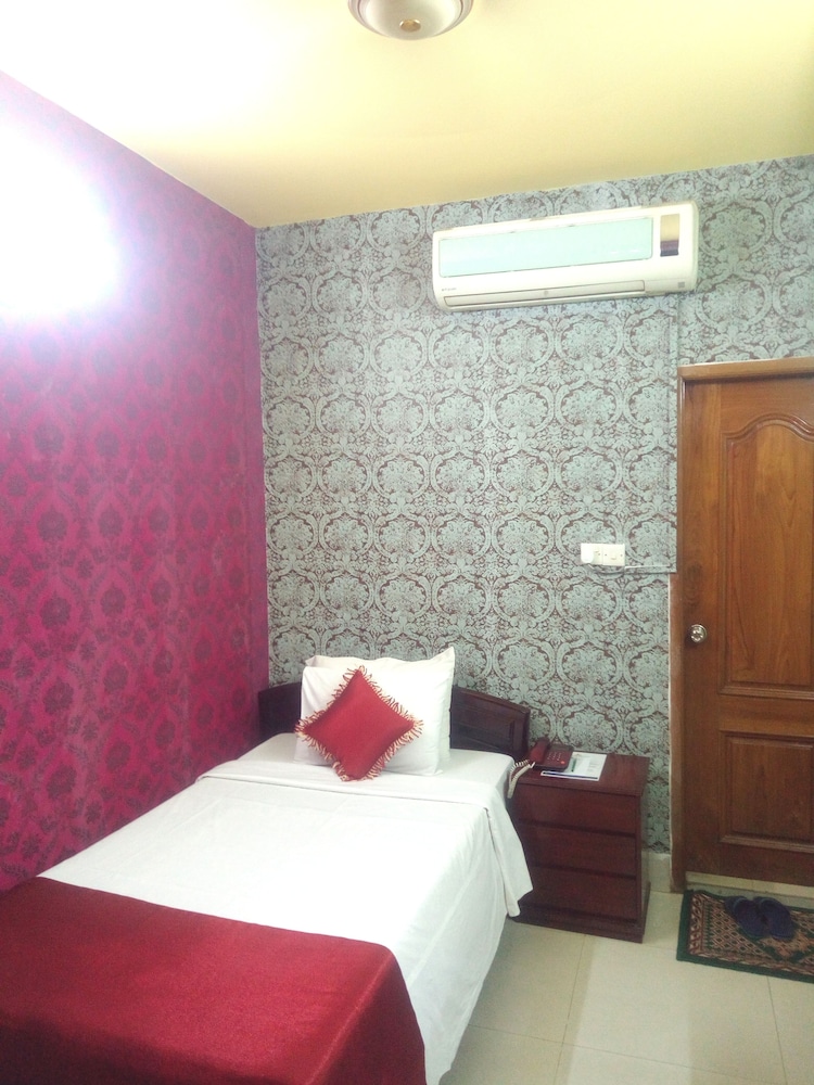 hotel lake view plaza